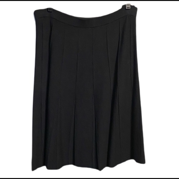 CLASSIC ST JOHN SKIRT / MH - Picture 3 of 9